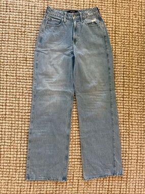 Hollister Ultra High-Rise Baggy Jeans Light Wash W26L or 2 Long